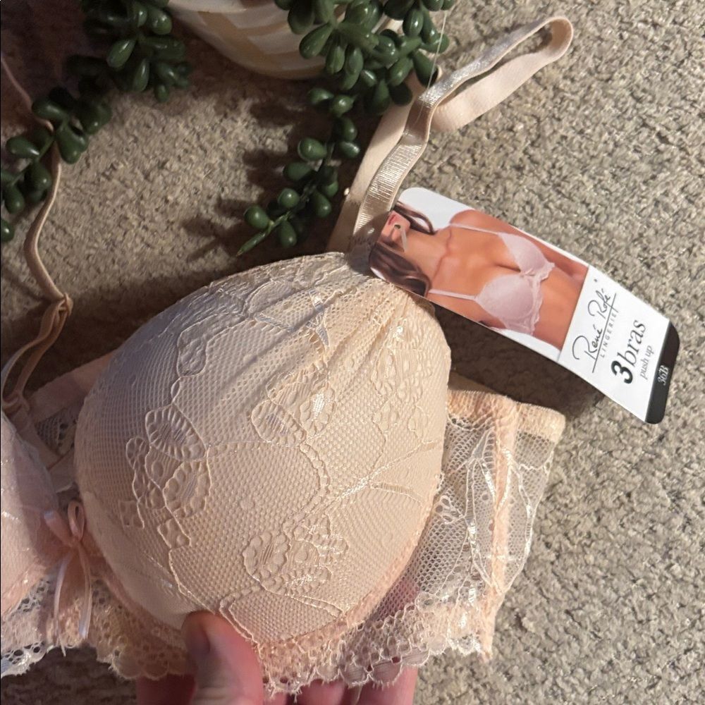 NWT Rene Rofe Lace Padded Bra in Cream - Picture 2 of 9